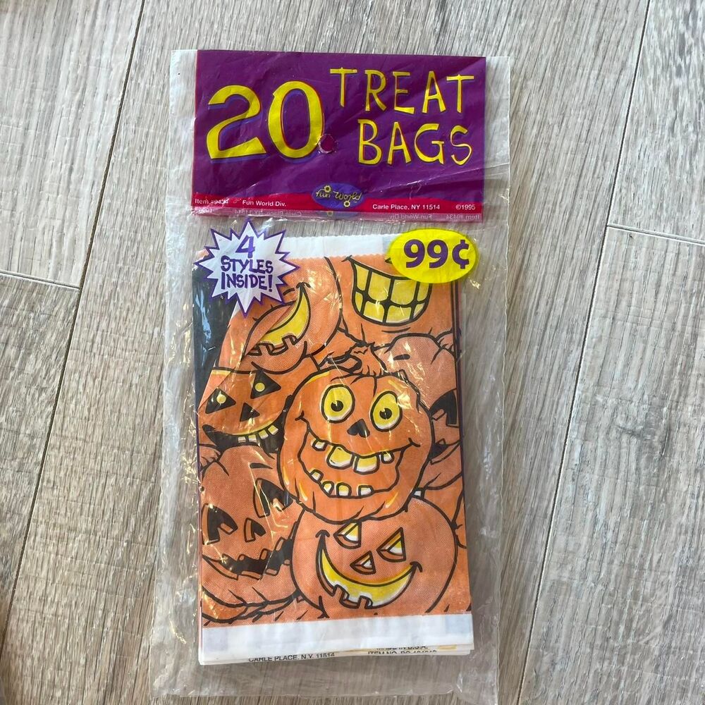 Vintage 1995 Halloween Treat Bags Set Deadstock Retro Classroom Party Favor 90's